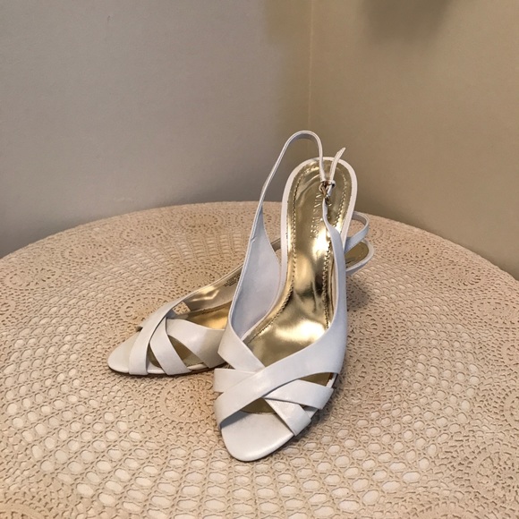 Nine West “Freshlookr” White Strappy Slingback Kitten Heel Sandals Size 7.5 - Picture 2 of 7